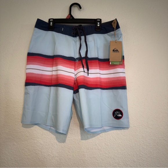 Quiksilver Boys' Surfsilk Resin Tint 14 Boardshort Swim Trunk Bathing Suit - Picture 4 of 9